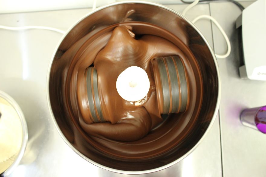 От стручков на дереве до готовой шоколадной плитки: как делают крафтовый шоколад